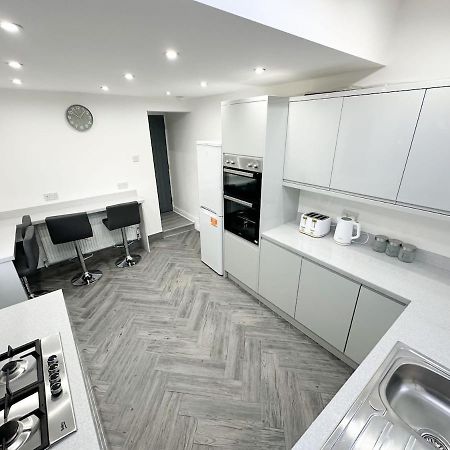 Contractors Dream, 4 Bedroom 2 Bathroom ลิเวอร์พูล ภายนอก รูปภาพ